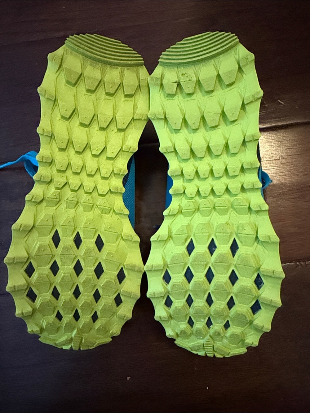 Saucony Kids Blue and Black Sneakers with Yellow Accents - Picture 2 of 3